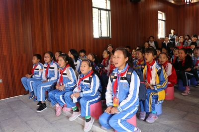 兴山少年先锋队组织队员参加非遗文化传承实践活动